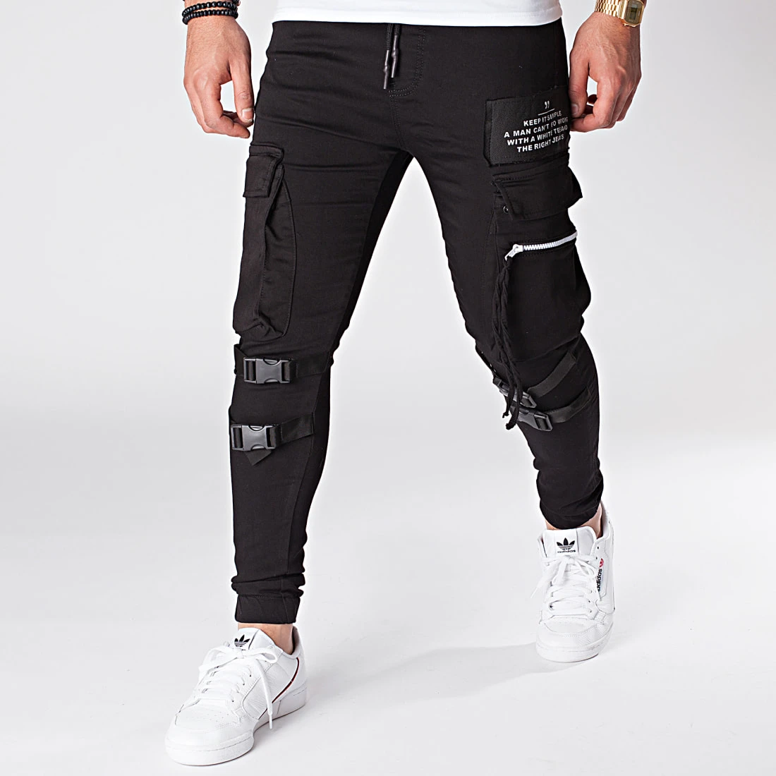 Pantalon Cargo 3015 Noir de Black Needle 2 Pantalon Cargo 3015 Noir de Black Needle