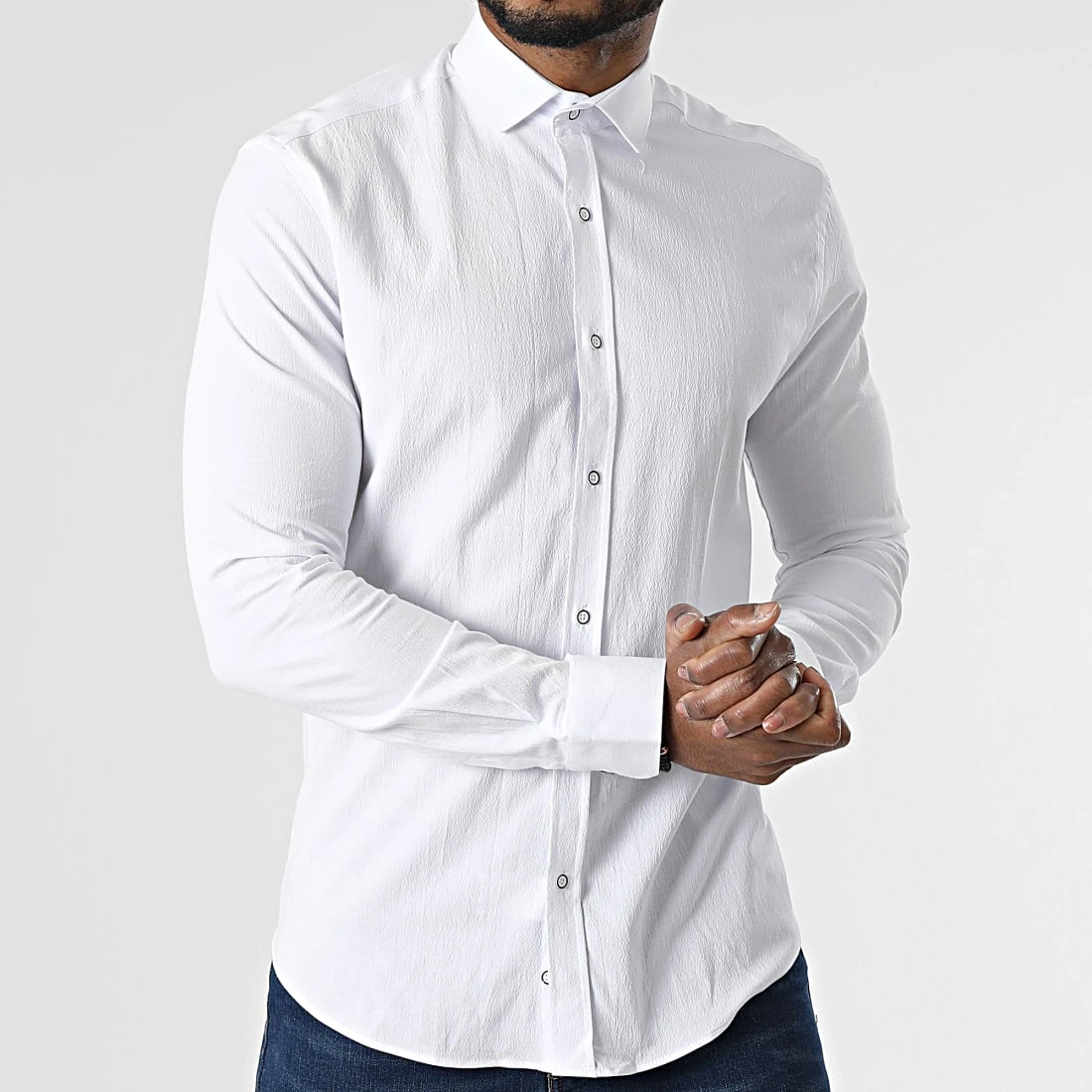 Chemise Manches Longues 3607 Noir de Black Needle 5 Chemise Manches Longues 3607 Noir de Black Needle – Image 3