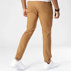 Pantalon Chino 398 Camel de Black Needle 9 Pantalon Chino 398 Camel de Black Needle -Black Needle Soldes black needle 329199 BLK 398 CAMEL 20220726T154341 04