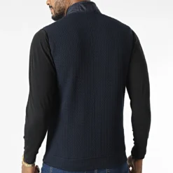 Veste Zippée Sans Manches BLC22K16 Bleu Marine de Black Needle -Black Needle Soldes black needle 343325 BLC22K16 BLEU MARINE 20221014T151209 04