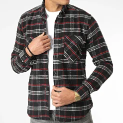 Surchemise Carreaux Y3688 Noir de Black Needle -Black Needle Soldes black needle 348579 Y3688 02 20221128T140847 03