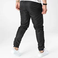 Pantalon Jogging Diamant Logo Noir de Piraterie Music -Black Needle Soldes la piraterie 309301 PIRAT JOG PIRATERIEMUSICLOGO NOIBLC 20220318T160859 04