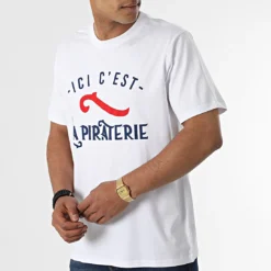 Tee Shirt Ici C'est La Piraterie Blanc Bleu Marine -Black Needle Soldes la piraterie 319280 PIRAT TS ICICEST BLCNAVY 20220523T161426 03