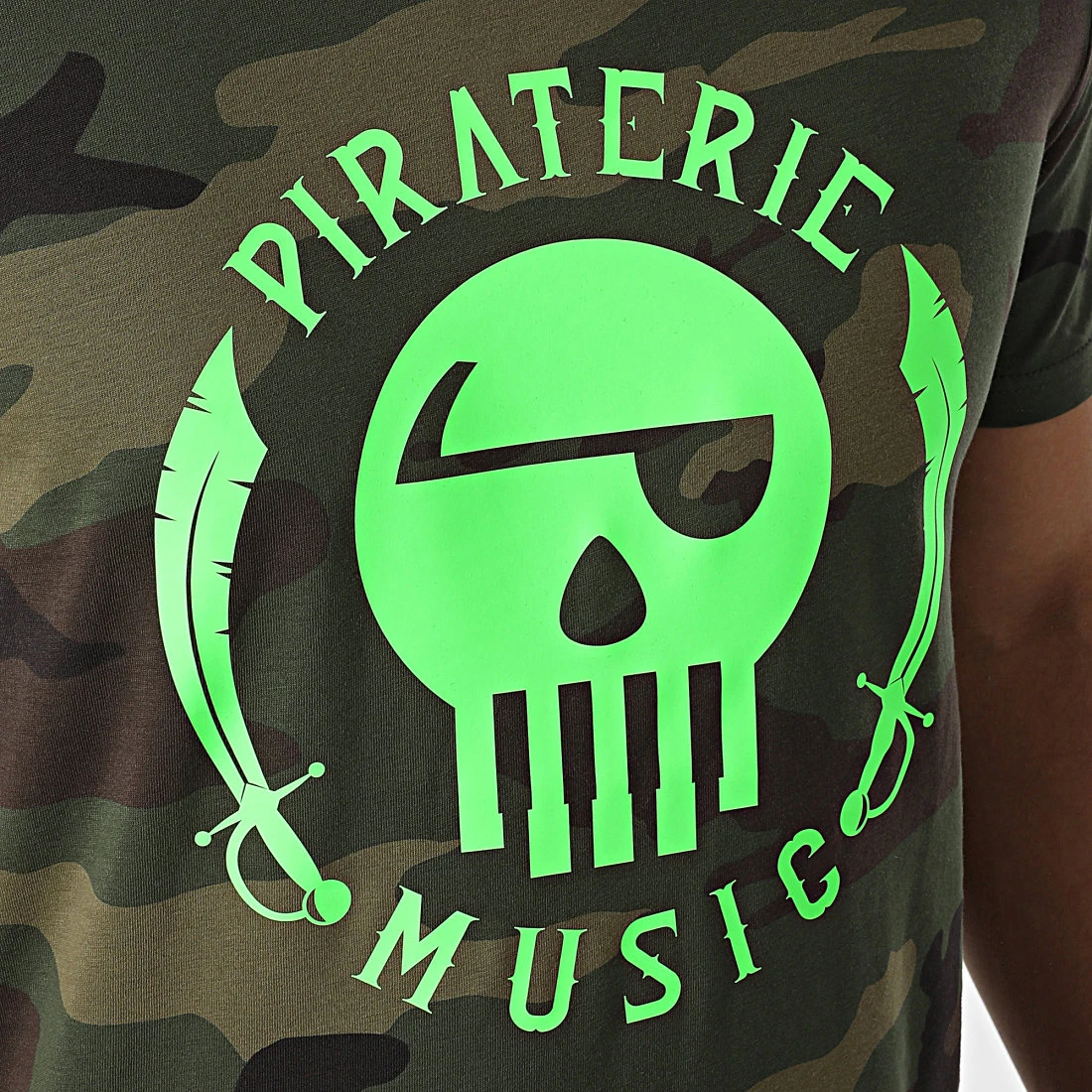 Tee Shirt Logo Camouflage Kaki Vert Fluo de Piraterie Music 4 Tee Shirt Logo Camouflage Kaki Vert Fluo de Piraterie Music – Image 2