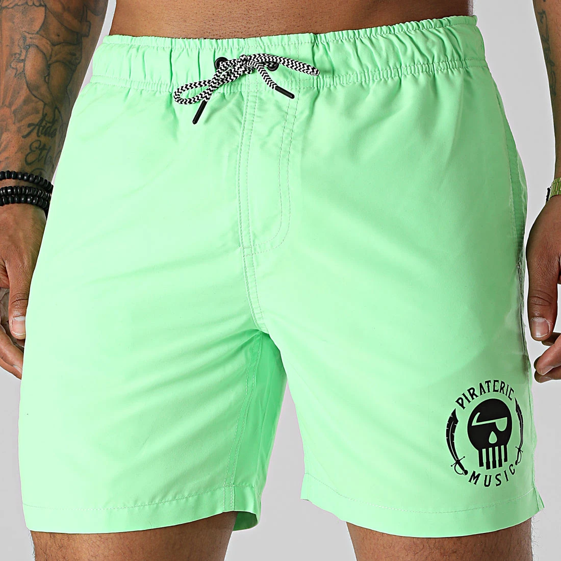 Short De Bain Logo 2 Vert Fluo Noir de Piraterie Music 3 Short De Bain Logo 2 Vert Fluo Noir de Piraterie Music