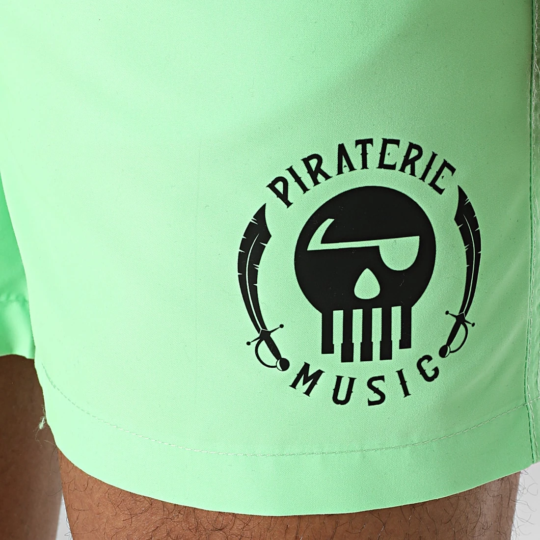 Short De Bain Logo 2 Vert Fluo Noir de Piraterie Music 4 Short De Bain Logo 2 Vert Fluo Noir de Piraterie Music – Image 2