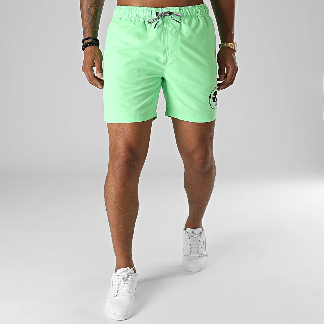 Short De Bain Logo 2 Vert Fluo Noir de Piraterie Music 5 Short De Bain Logo 2 Vert Fluo Noir de Piraterie Music – Image 3