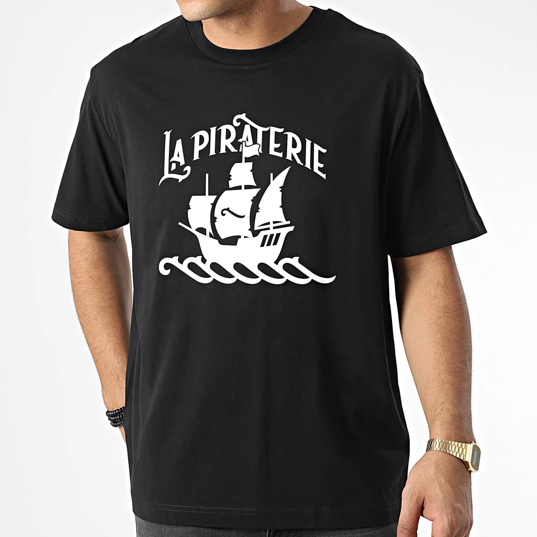 Tee Shirt Oversize Large Bateau Noir Blanc de La Piraterie 3 Tee Shirt Oversize Large Bateau Noir Blanc de La Piraterie